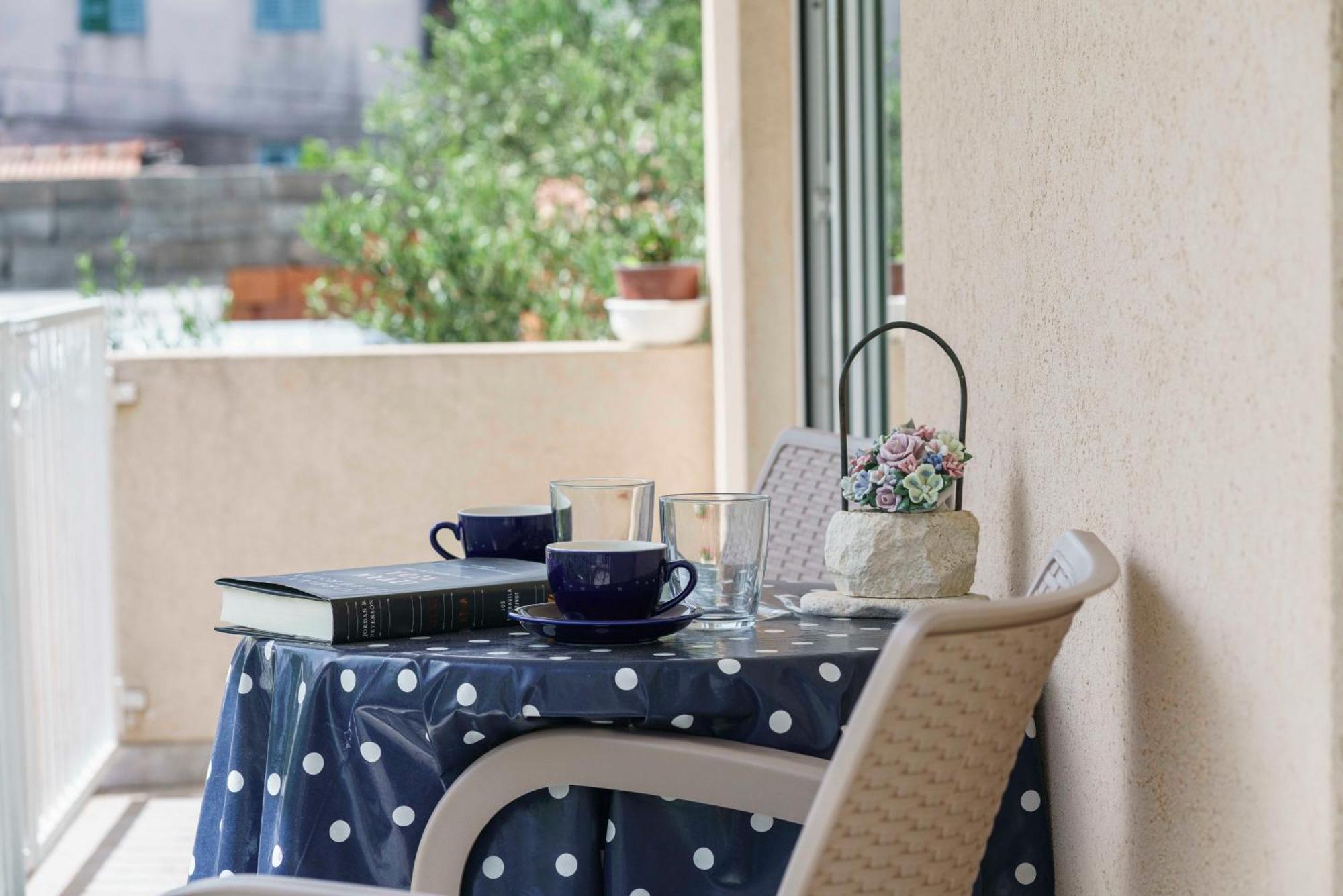 Apartments Vitis - City Centre - Free Parking Vodice Luaran gambar